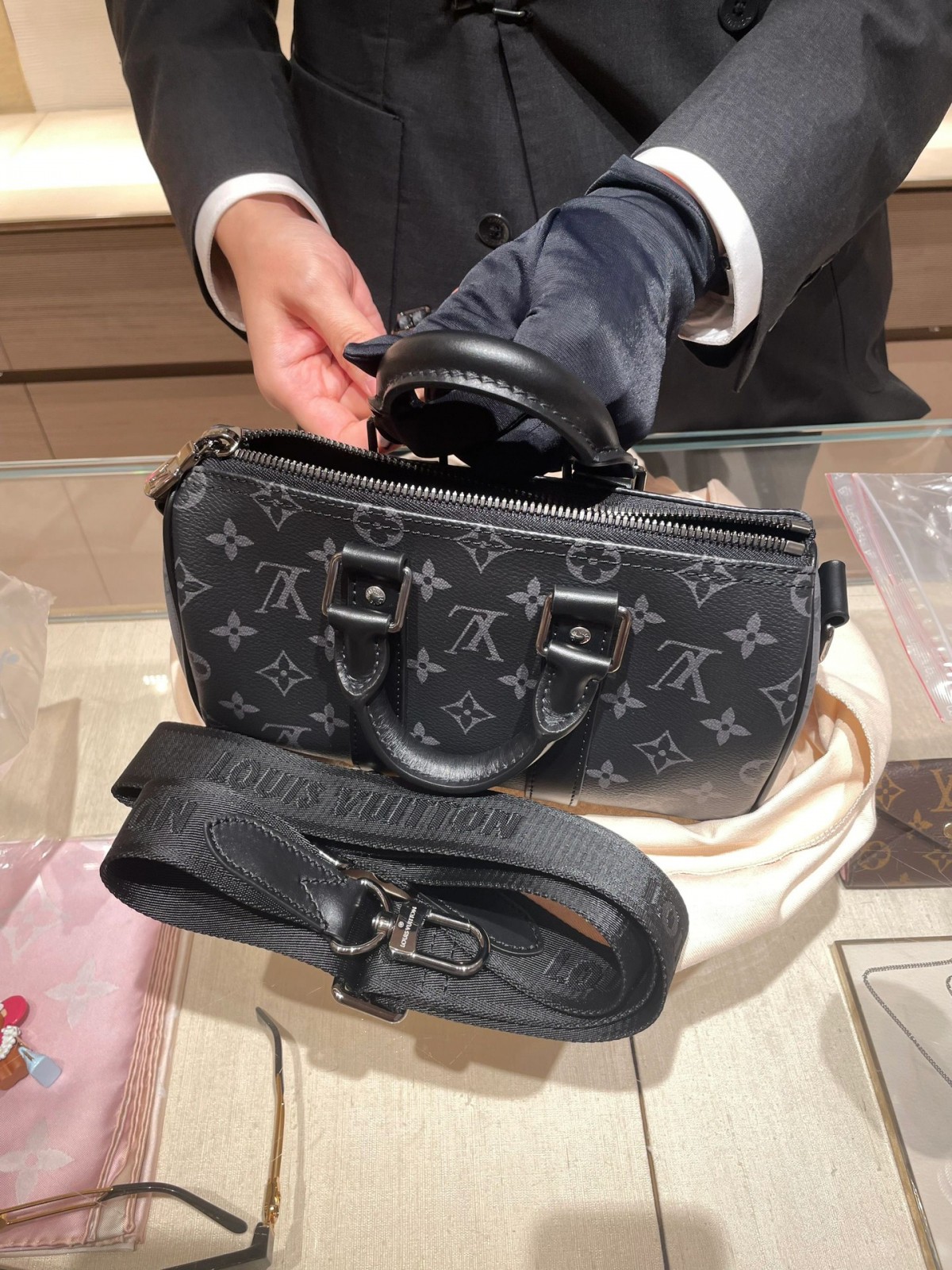 Shebag super replica Louis Vuitton M46271 KEEPALL BANDOULIÈRE 25 bag review (2025 May updated)-Best Quality Fake Louis Vuitton Bag Online Store, Replica designer bag ru