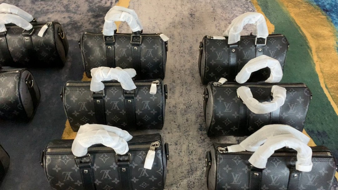 Shebag super replica Louis Vuitton M46271 KEEPALL BANDOULIÈRE 25 bag review (2025 May updated)-Best Quality Fake Louis Vuitton Bag Online Store, Replica designer bag ru