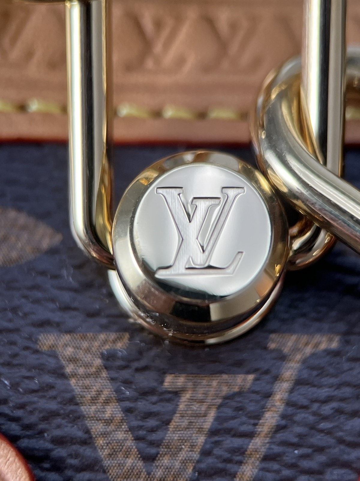 Shebag super replica Louis Vuitton M46358 SIDE TRUNK bag review(2025 May updated)-Best Quality Fake Louis Vuitton Bag Online Store, Replica designer bag ru