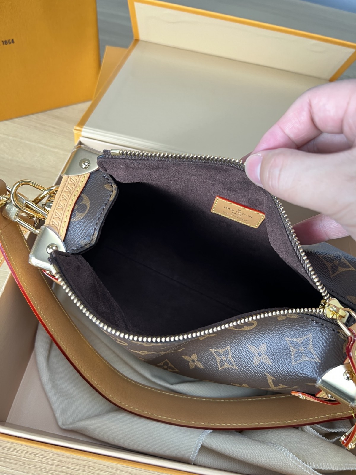 Shebag super replica Louis Vuitton M46358 SIDE TRUNK bag review(2025 May updated)-Best Quality Fake Louis Vuitton Bag Online Store, Replica designer bag ru