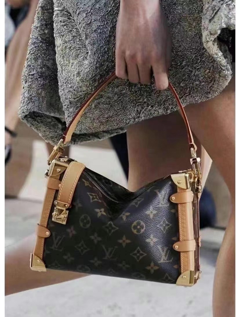 Shebag super replica Louis Vuitton M46358 SIDE TRUNK bag review(2025 May updated)-Best Quality Fake Louis Vuitton Bag Online Store, Replica designer bag ru