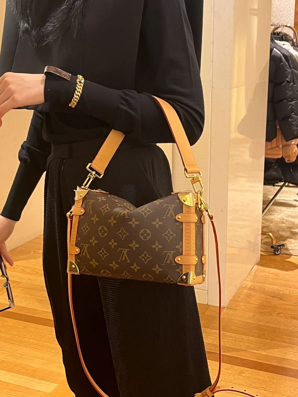 Shebag super replica Louis Vuitton M46358 SIDE TRUNK bag review(2025 May updated)-Best Quality Fake Louis Vuitton Bag Online Store, Replica designer bag ru