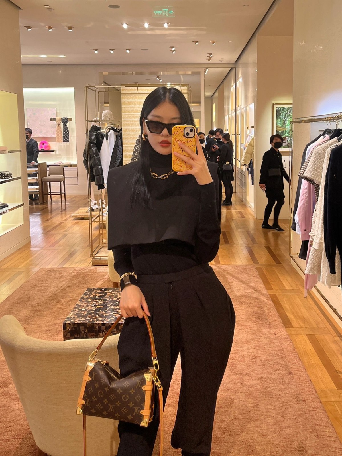 Shebag super replica Louis Vuitton M46358 SIDE TRUNK bag review(2025 May updated)-Best Quality Fake Louis Vuitton Bag Online Store, Replica designer bag ru