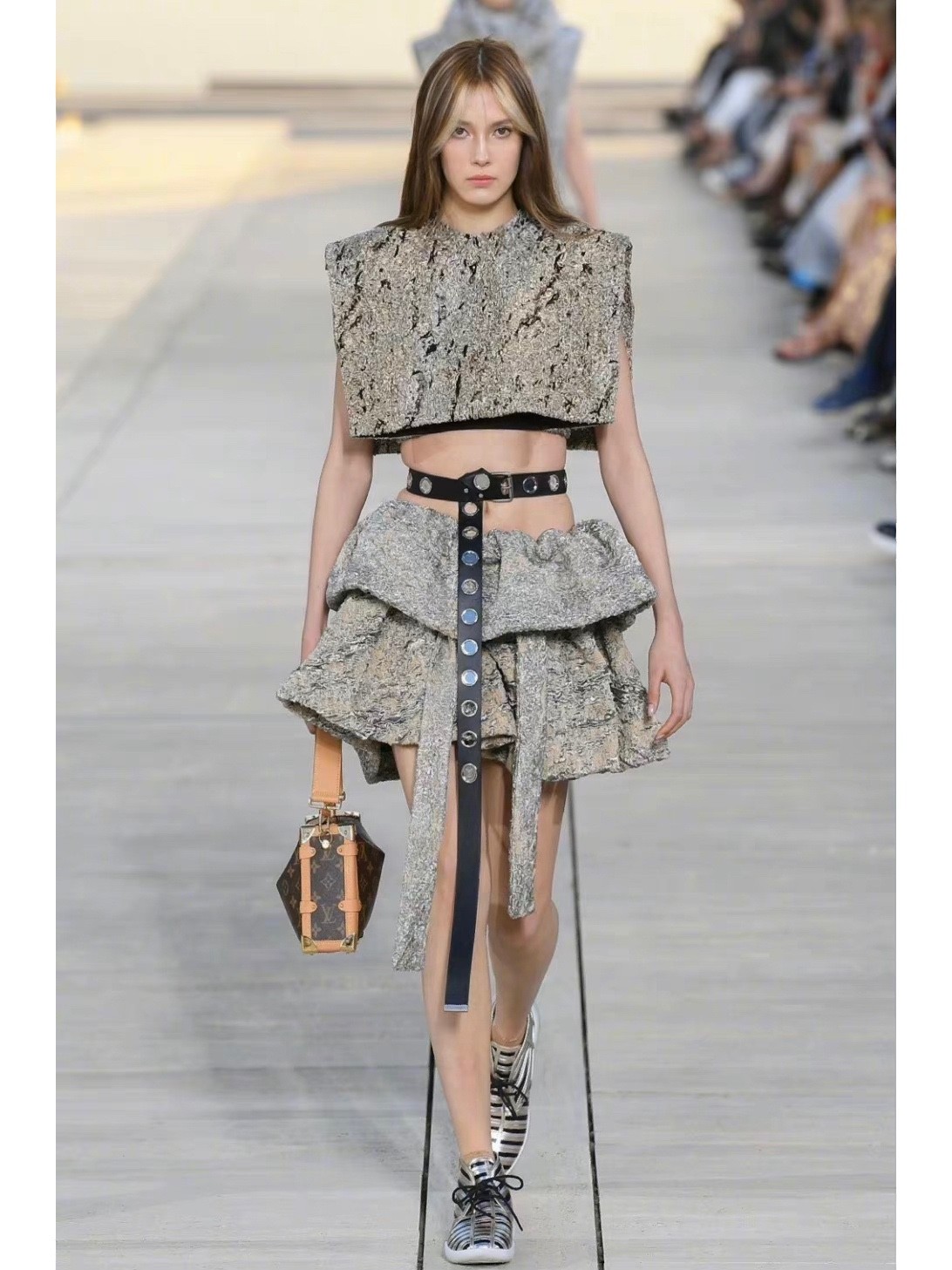 Shebag super replica Louis Vuitton M46358 SIDE TRUNK bag review(2025 May updated)-Best Quality Fake Louis Vuitton Bag Online Store, Replica designer bag ru