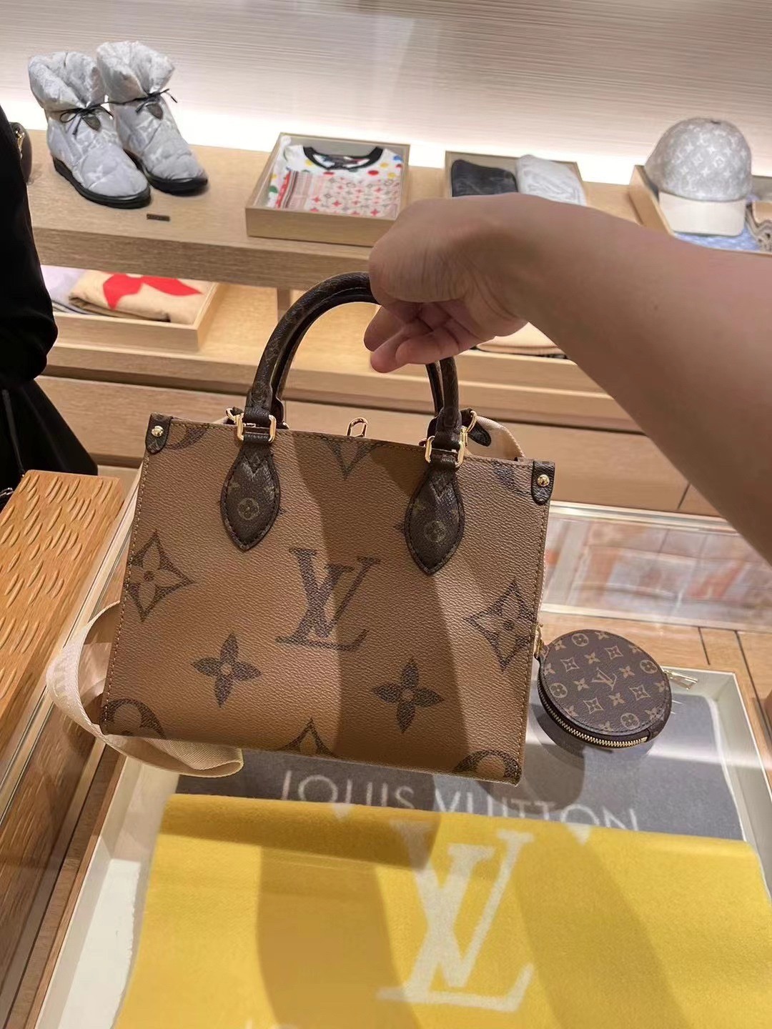 Shebag super replica Louis Vuitton M46373 ONTHEGO Small bag review (2025 May updated)-Best Quality Fake designer Bag Review, Replica designer bag ru