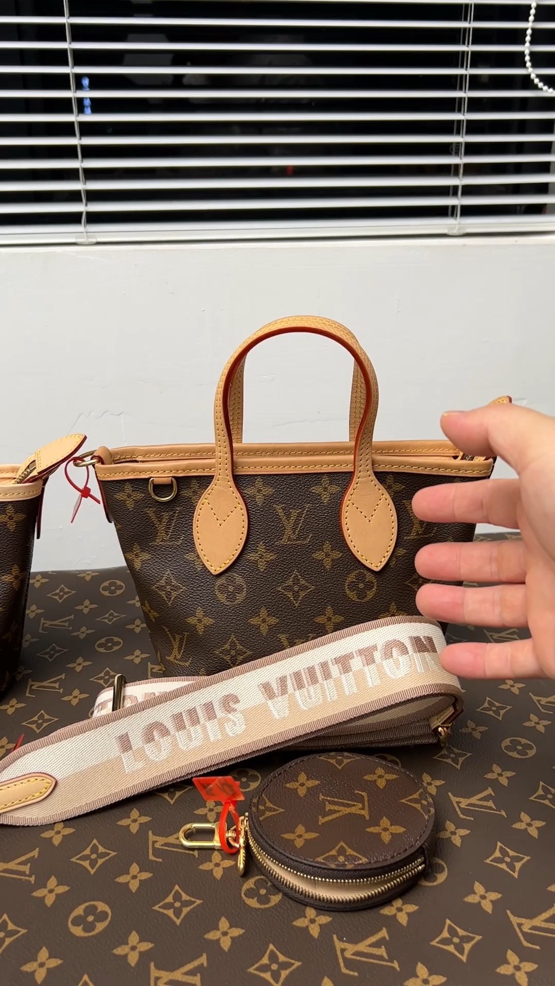 Shebag Super replica Louis Vuitton M46705 NEVERFULL BB bag review(2025 May updated)-Botiga en línia de bosses falses de Louis Vuitton de millor qualitat, rèplica de bosses de disseny ru