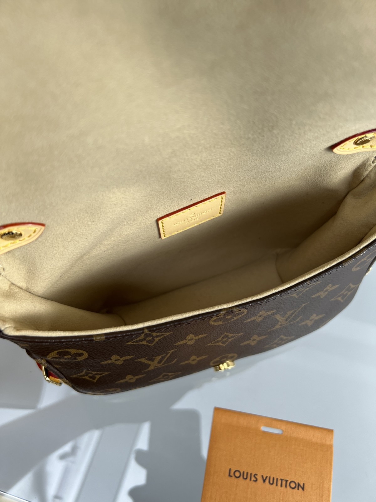 Shebag super replica Louis Vuitton M46740 SAUMUR BB bag review(2025 May udated)-Pangalusna kualitas palsu Louis Vuitton Kantong Toko Online, Replica desainer kantong ru