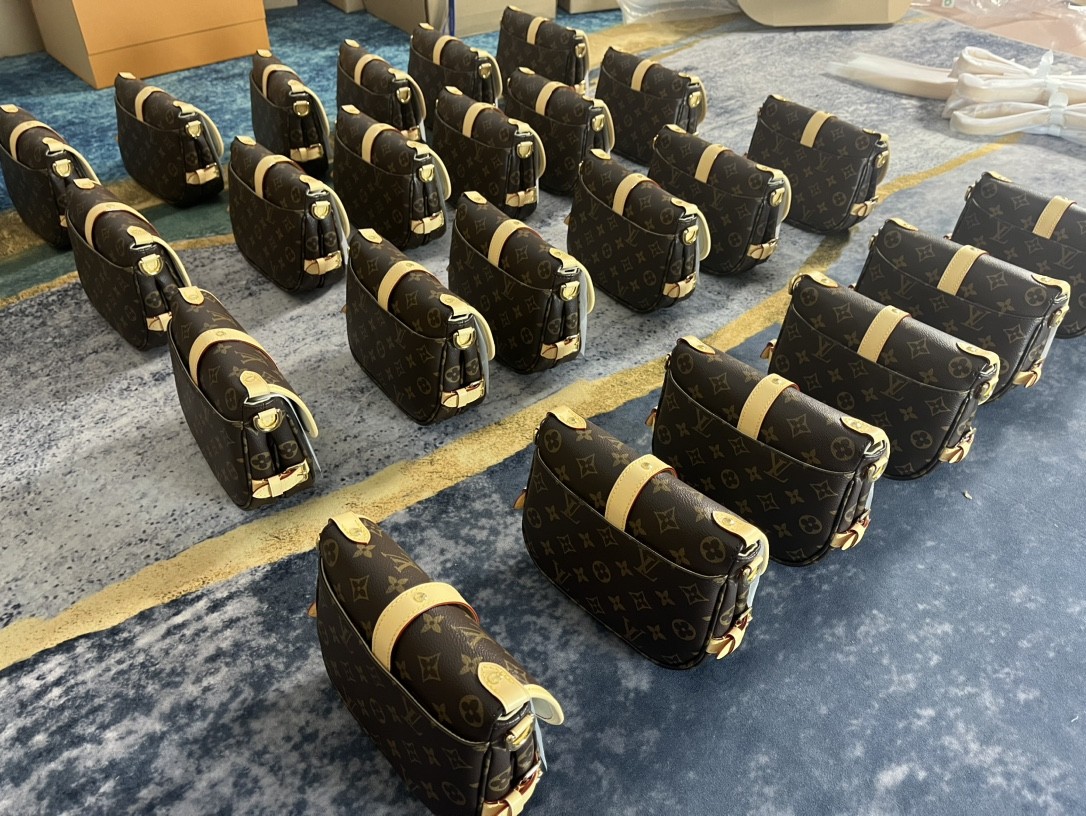 Shebag super replica Louis Vuitton M46740 SAUMUR BB bag review(2025 May udated)-Pangalusna kualitas palsu Louis Vuitton Kantong Toko Online, Replica desainer kantong ru