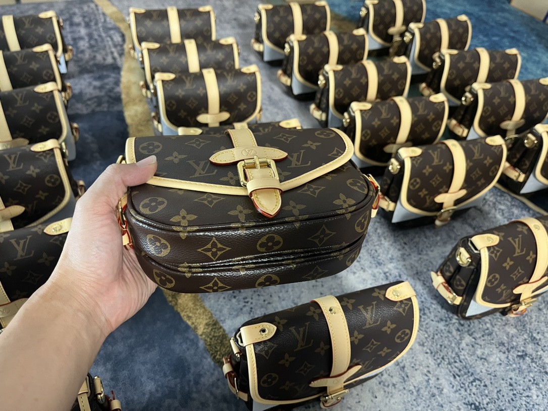 Shebag super replica Louis Vuitton M46740 SAUMUR BB bag review(2025 May udated)-Pangalusna kualitas palsu Louis Vuitton Kantong Toko Online, Replica desainer kantong ru