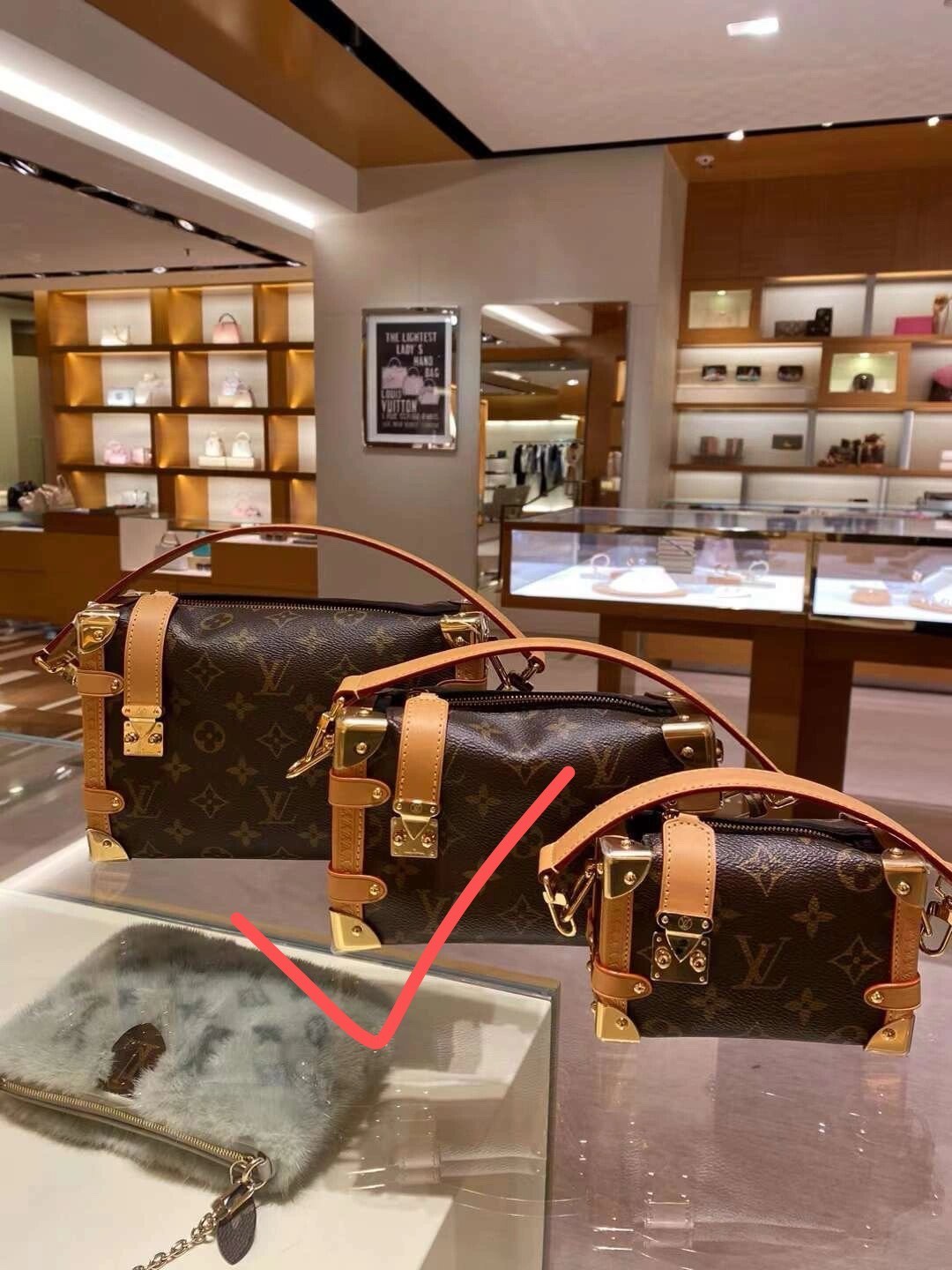 Shebag super replica Louis Vuitton M46815 SIDE TRUNK Small bag review(2025 May updated)-Tienda en línea de bolsos Louis Vuitton falsos de la mejor calidad, réplica de bolsos de diseño ru