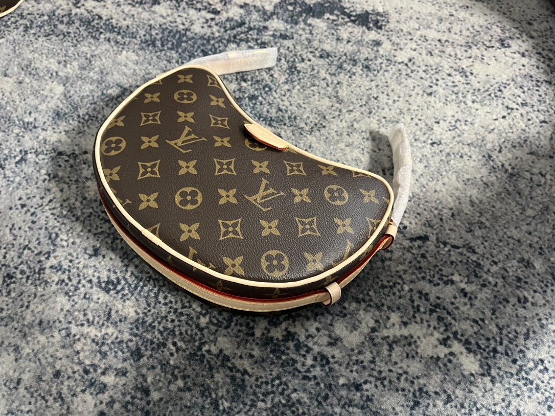 Shebag super replica Louis Vuitton M46828 CROISSANT Medium size bag review(2025 May updated)-ហាងអនឡាញកាបូប Louis Vuitton ក្លែងក្លាយដែលមានគុណភាពល្អបំផុត កាបូបអ្នករចនាម៉ូដចម្លង ru