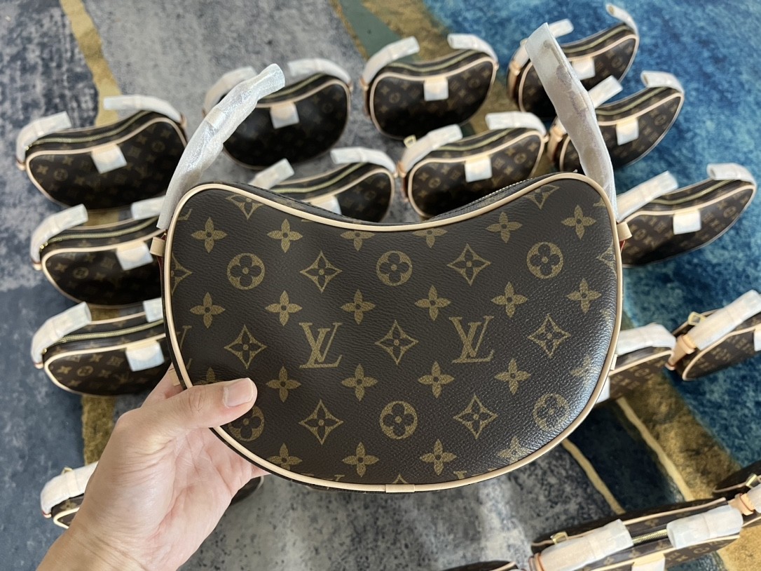 Shebag super replica Louis Vuitton M46828 CROISSANT Medium size bag review(2025 May updated)-ហាងអនឡាញកាបូប Louis Vuitton ក្លែងក្លាយដែលមានគុណភាពល្អបំផុត កាបូបអ្នករចនាម៉ូដចម្លង ru