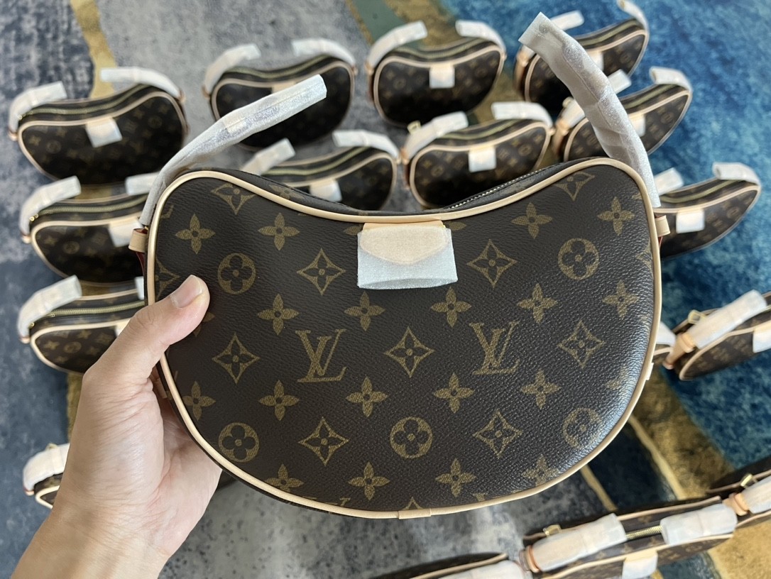 Shebag super replica Louis Vuitton M46828 CROISSANT Medium size bag review(2025 May updated)-ហាងអនឡាញកាបូប Louis Vuitton ក្លែងក្លាយដែលមានគុណភាពល្អបំផុត កាបូបអ្នករចនាម៉ូដចម្លង ru