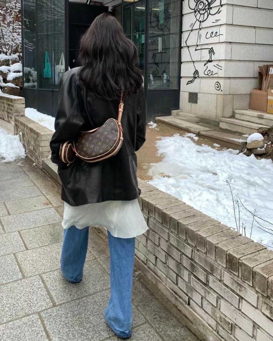 Shebag super replica Louis Vuitton M46828 CROISSANT Medium size bag review(2025 May updated)-ហាងអនឡាញកាបូប Louis Vuitton ក្លែងក្លាយដែលមានគុណភាពល្អបំផុត កាបូបអ្នករចនាម៉ូដចម្លង ru