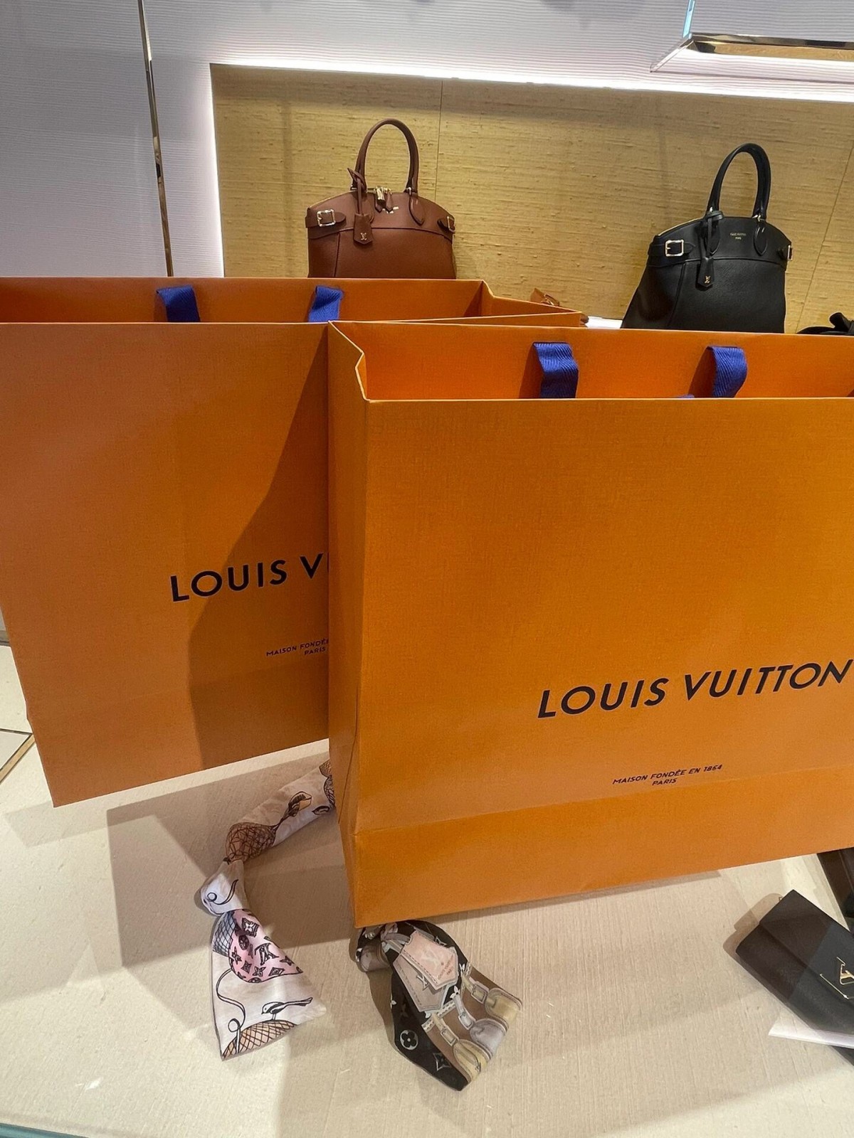 Shebag super replica Louis Vuitton M46828 CROISSANT Medium size bag review(2025 May updated)-ហាងអនឡាញកាបូប Louis Vuitton ក្លែងក្លាយដែលមានគុណភាពល្អបំផុត កាបូបអ្នករចនាម៉ូដចម្លង ru