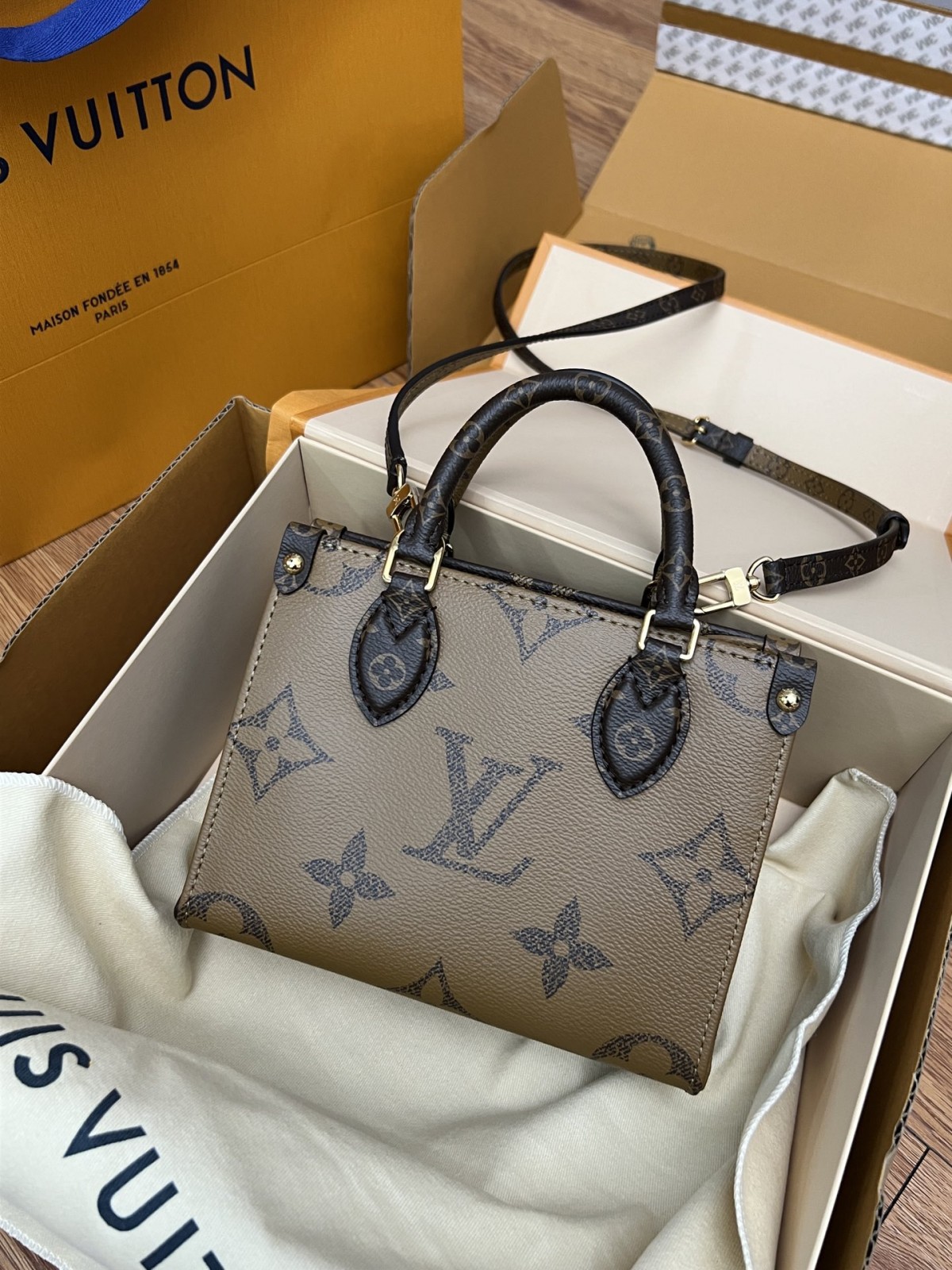 Shebag Super replica Louis Vuitton M46839 ONTHEGO BB bag review (2025 May updated)-Najlepsza jakość fałszywych torebek Louis Vuitton Sklep internetowy, projektant repliki torebki ru