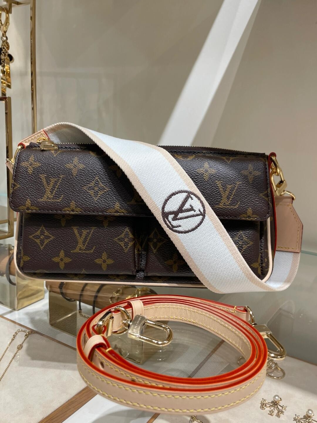 Shebag super replica Louis Vuitton M46999 Vibe bag review(2025 May updated)-Bescht Qualitéit Fake Louis Vuitton Bag Online Store, Replica Designer Bag ru
