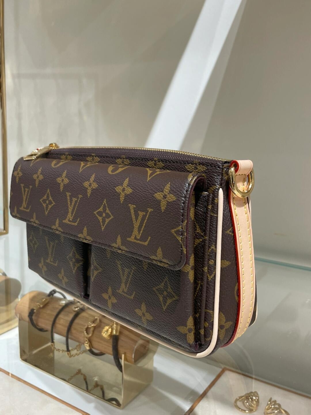Shebag super replica Louis Vuitton M46999 Vibe bag review(2025 May updated)-Bescht Qualitéit Fake Louis Vuitton Bag Online Store, Replica Designer Bag ru