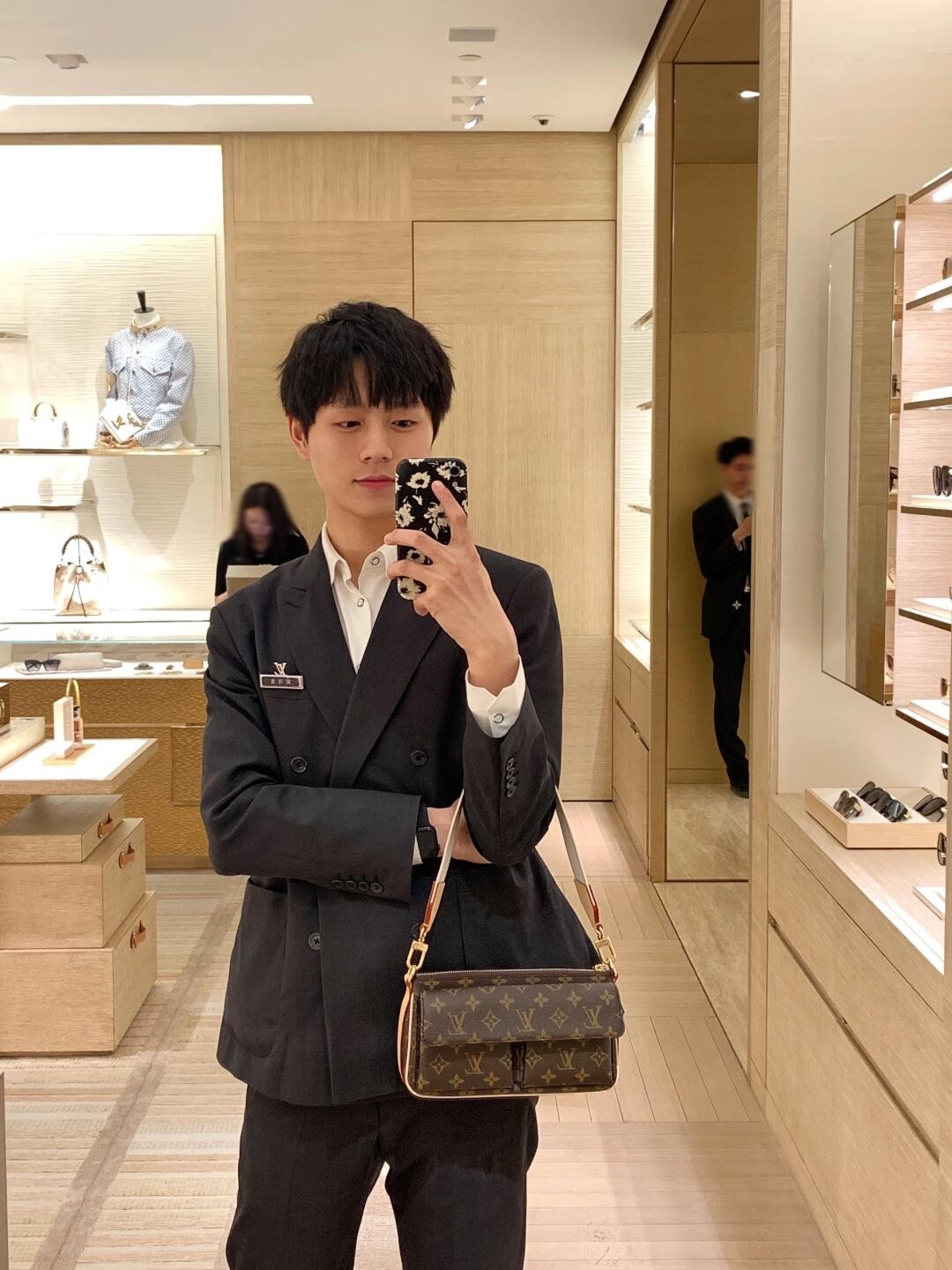 Shebag super replica Louis Vuitton M46999 Vibe bag review(2025 May updated)-Bescht Qualitéit Fake Louis Vuitton Bag Online Store, Replica Designer Bag ru