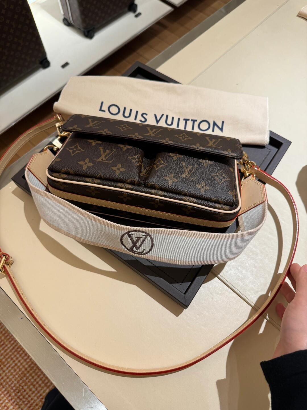Shebag super replica Louis Vuitton M46999 Vibe bag review(2025 May updated)-Bescht Qualitéit Fake Louis Vuitton Bag Online Store, Replica Designer Bag ru