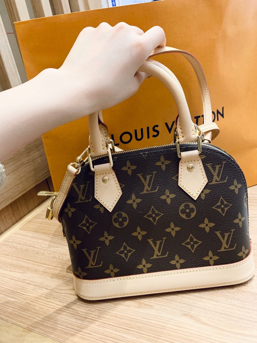 Shebag super replica Louis Vuitton M53152 Alma BB bag review (2025 May updated)-Best Quality Fake Louis Vuitton Bag Online Store, Replica designer bag ru