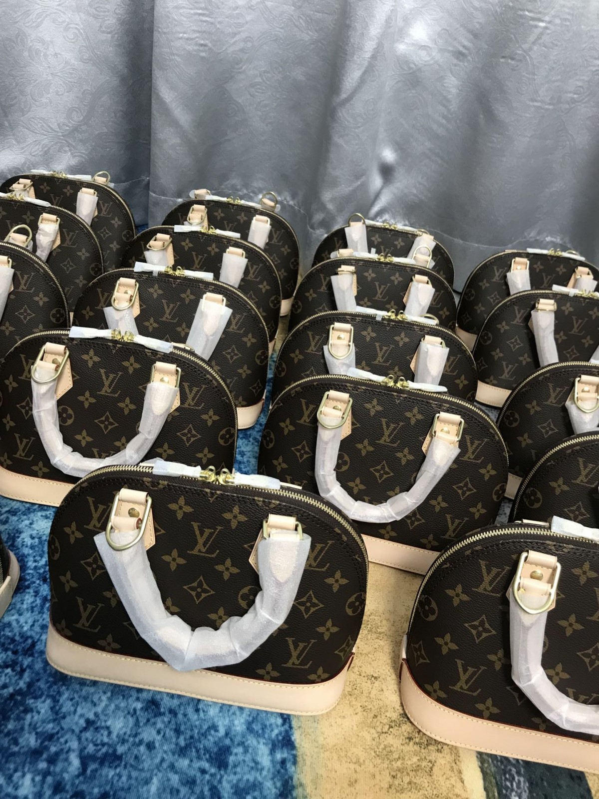 Shebag super replica Louis Vuitton M53152 Alma BB bag review (2025 May updated)-Best Quality Fake Louis Vuitton Bag Online Store, Replica designer bag ru