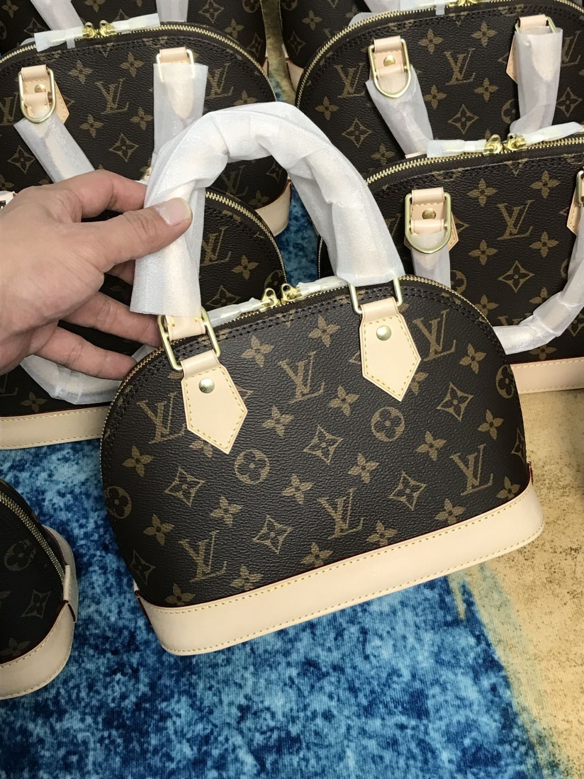 Shebag super replica Louis Vuitton M53152 Alma BB bag review (2025 May updated)-Best Quality Fake Louis Vuitton Bag Online Store, Replica designer bag ru