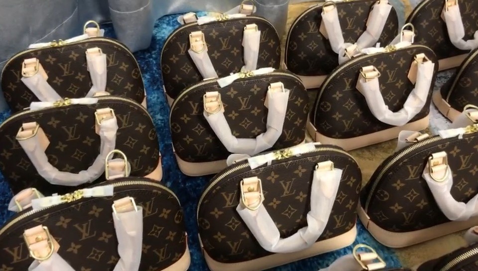 Shebag super replica Louis Vuitton M53152 Alma BB bag review (2025 May updated)-Best Quality Fake Louis Vuitton Bag Online Store, Replica designer bag ru