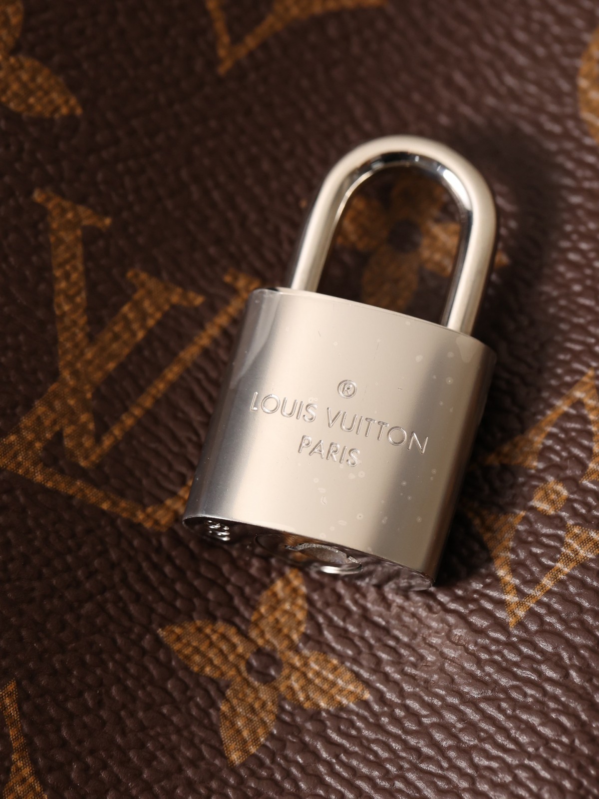 Shebag super replica Louis Vuitton M56711 KEEPALL BANDOULIÈRE 45 bag review (2025 May updated)-ਵਧੀਆ ਕੁਆਲਿਟੀ ਨਕਲੀ ਲੁਈਸ ਵਿਟਨ ਬੈਗ ਔਨਲਾਈਨ ਸਟੋਰ, ਰਿਪਲੀਕਾ ਡਿਜ਼ਾਈਨਰ ਬੈਗ ru