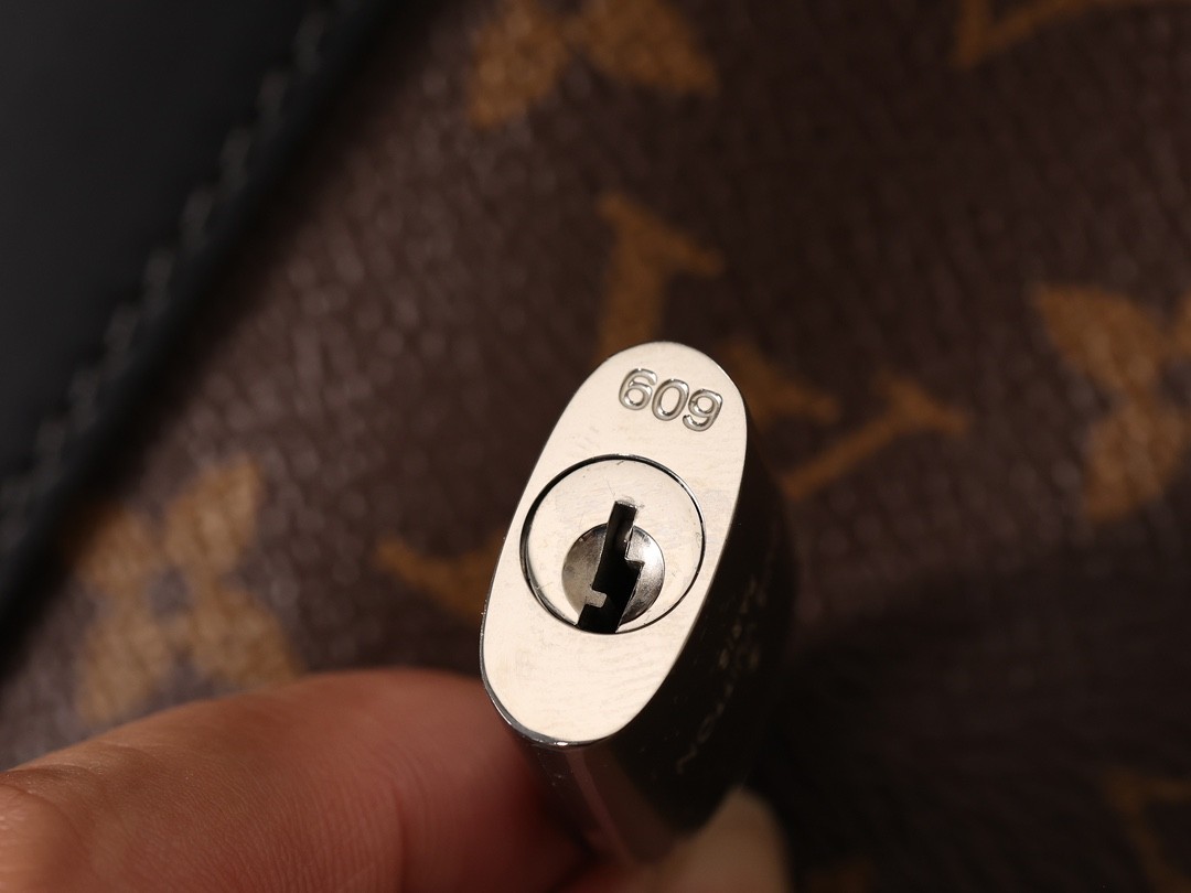 Shebag super replica Louis Vuitton M56711 KEEPALL BANDOULIÈRE 45 bag review (2025 May updated)-ਵਧੀਆ ਕੁਆਲਿਟੀ ਨਕਲੀ ਲੁਈਸ ਵਿਟਨ ਬੈਗ ਔਨਲਾਈਨ ਸਟੋਰ, ਰਿਪਲੀਕਾ ਡਿਜ਼ਾਈਨਰ ਬੈਗ ru