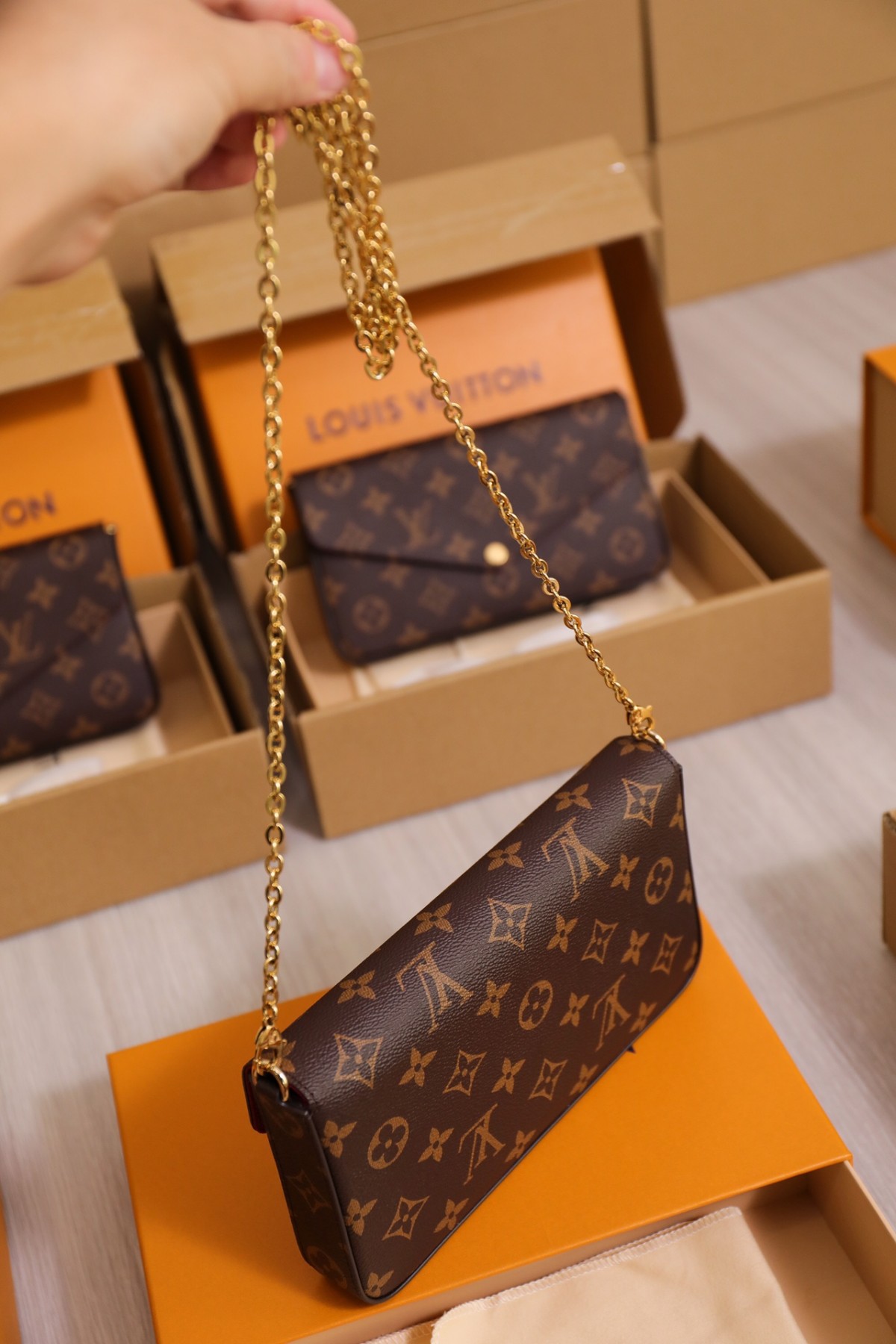 Shebag Super replica Louis Vuitton M61276 POCHETTE FÉLICIE bag review (2025 June updated)-ʻOi aku ka maikaʻi o ka ʻeke Louis Vuitton ʻeke hoʻopunipuni ma ka hale kūʻai pūnaewele, ʻeke hoʻolālā kope ru