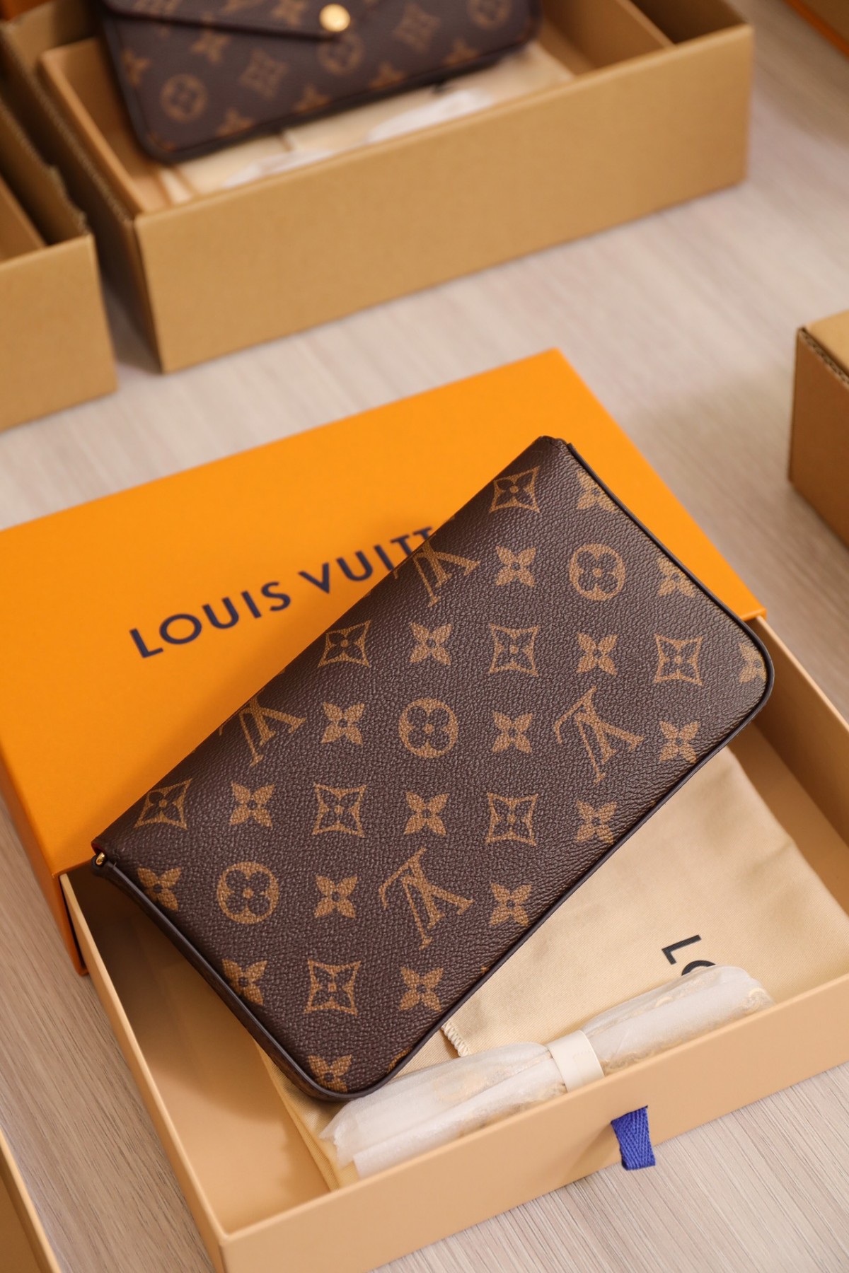Shebag Super replica Louis Vuitton M61276 POCHETTE FÉLICIE bag review (2025 June updated)-ʻOi aku ka maikaʻi o ka ʻeke Louis Vuitton ʻeke hoʻopunipuni ma ka hale kūʻai pūnaewele, ʻeke hoʻolālā kope ru