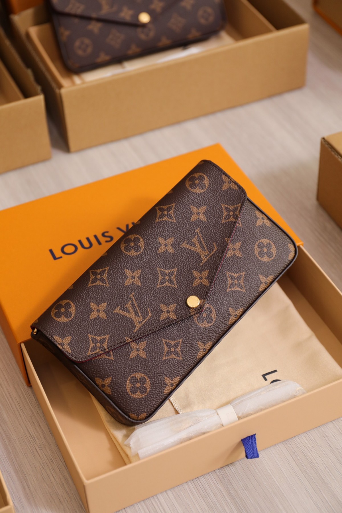 Shebag Super replica Louis Vuitton M61276 POCHETTE FÉLICIE bag review (2025 June updated)-ʻOi aku ka maikaʻi o ka ʻeke Louis Vuitton ʻeke hoʻopunipuni ma ka hale kūʻai pūnaewele, ʻeke hoʻolālā kope ru