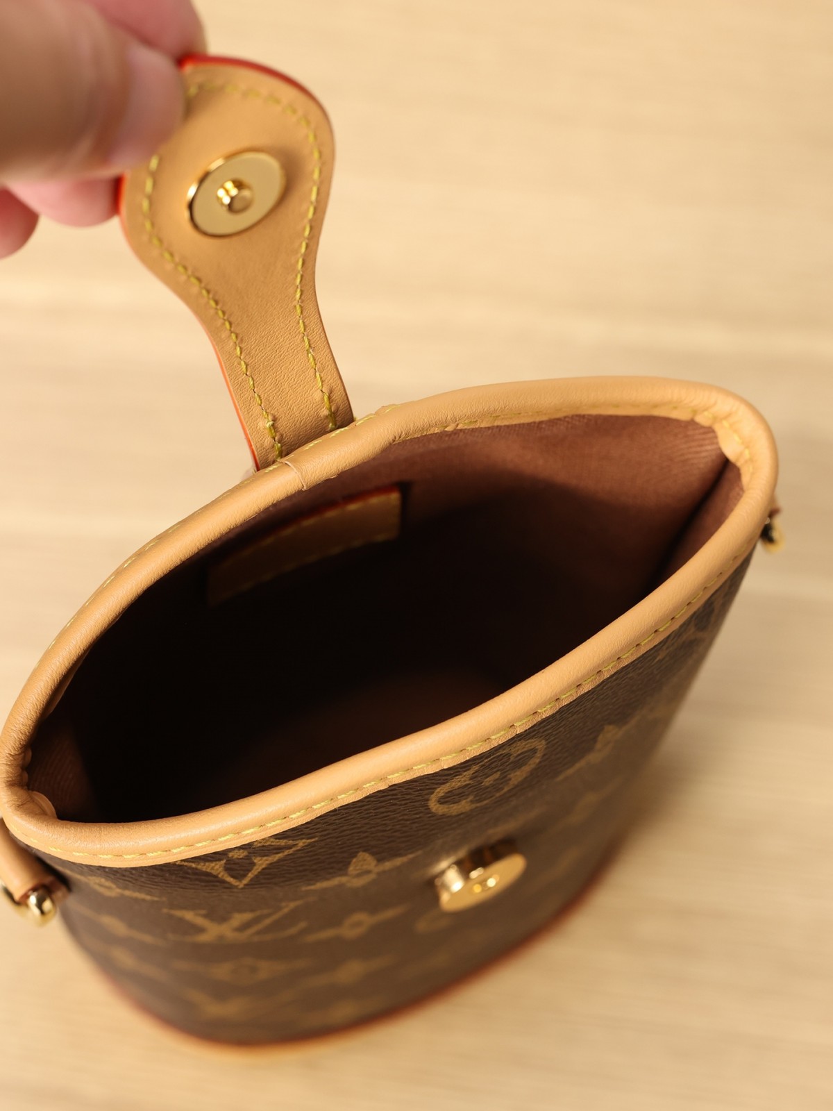 Shebag Super replica Louis Vuitton M80874 Fold Me bag review(2025 June updated)-Best Quality Fake Louis Vuitton Bag Online Store, Replica designer bag ru