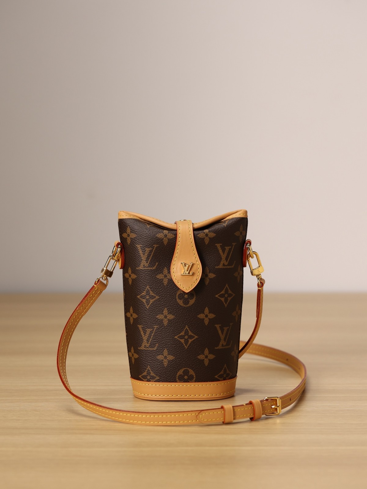 Shebag Super replica Louis Vuitton M80874 Fold Me bag review(2025 June updated)-Best Quality Fake Louis Vuitton Bag Online Store, Replica designer bag ru