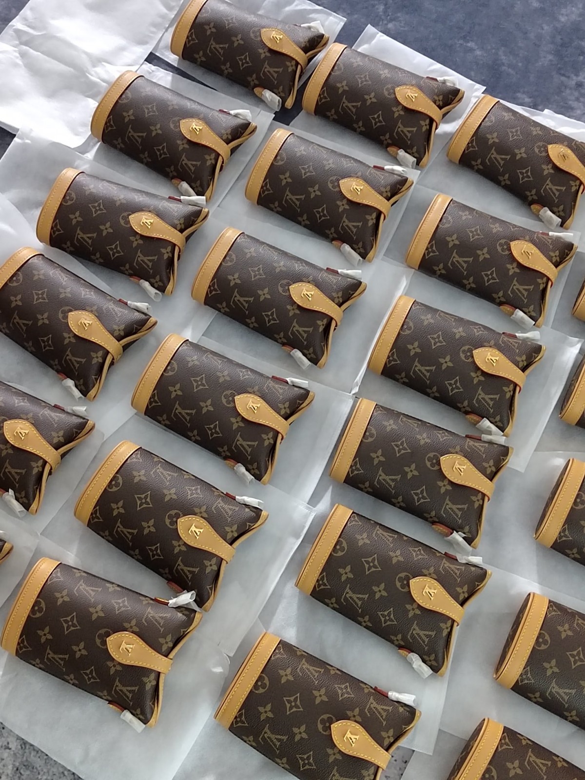 Shebag Super replica Louis Vuitton M80874 Fold Me bag review(2025 June updated)-Best Quality Fake Louis Vuitton Bag Online Store, Replica designer bag ru