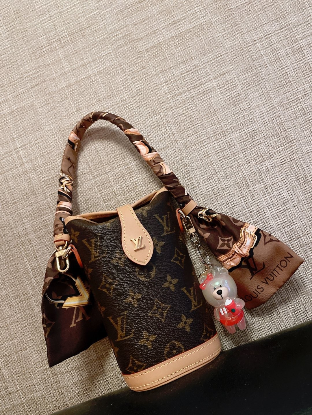 Shebag Super replica Louis Vuitton M80874 Fold Me bag review(2025 June updated)-Best Quality Fake Louis Vuitton Bag Online Store, Replica designer bag ru