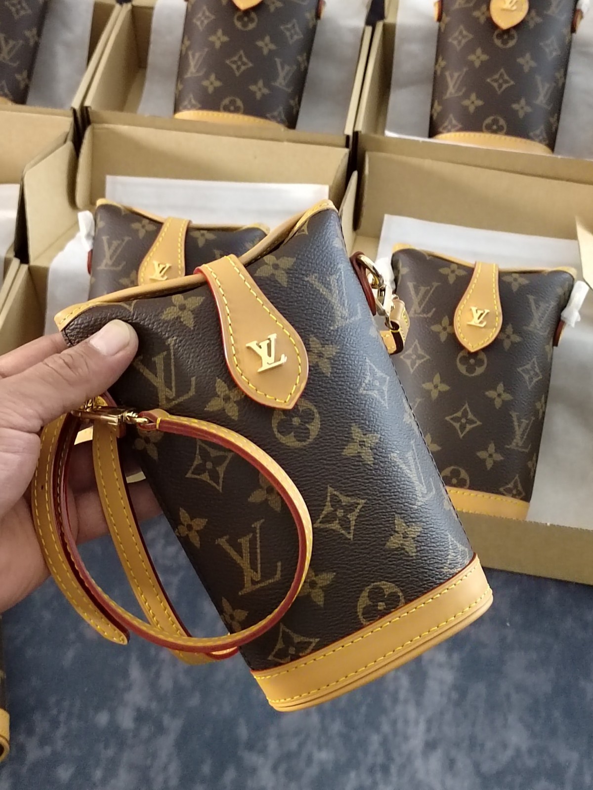 Shebag Super replica Louis Vuitton M80874 Fold Me bag review(2025 June updated)-Best Quality Fake Louis Vuitton Bag Online Store, Replica designer bag ru