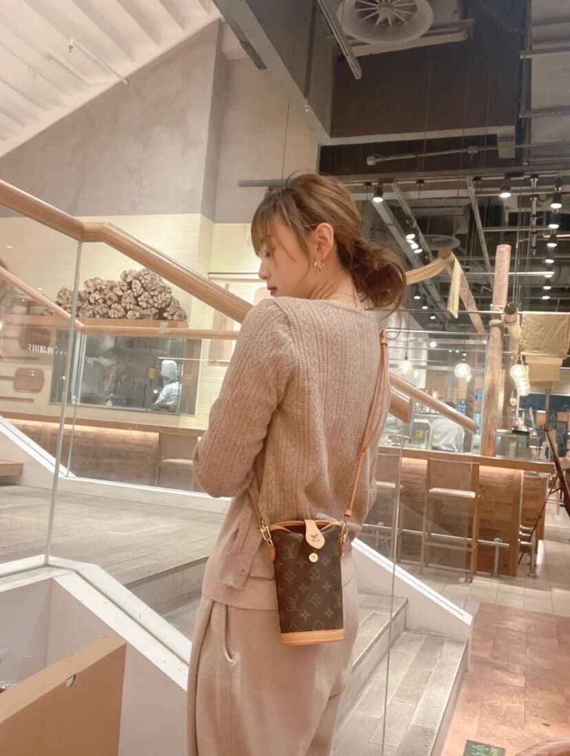 Shebag Super replica Louis Vuitton M80874 Fold Me bag review(2025 June updated)-Best Quality Fake Louis Vuitton Bag Online Store, Replica designer bag ru