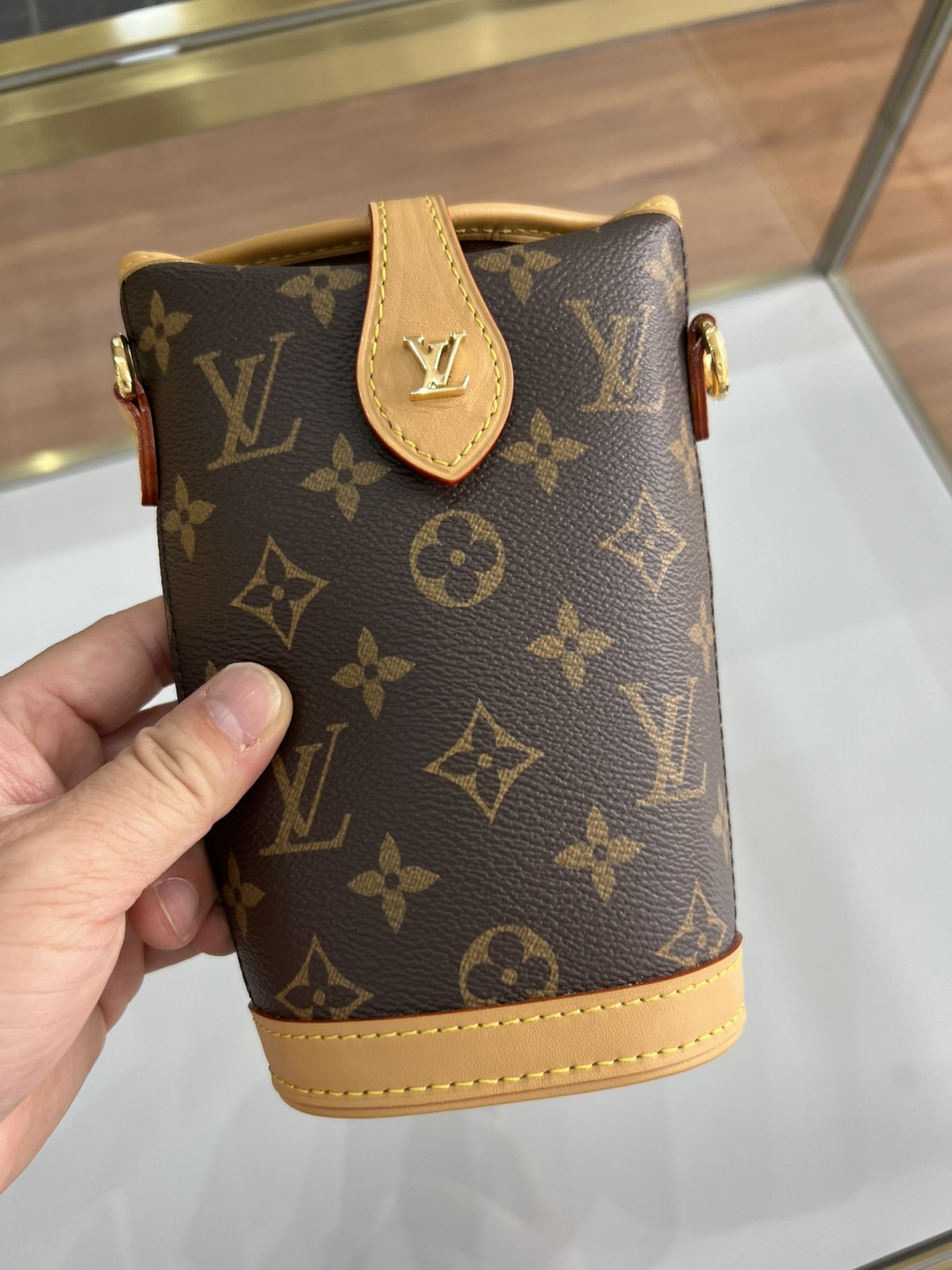 Shebag Super replica Louis Vuitton M80874 Fold Me bag review(2025 June updated)-Best Quality Fake Louis Vuitton Bag Online Store, Replica designer bag ru
