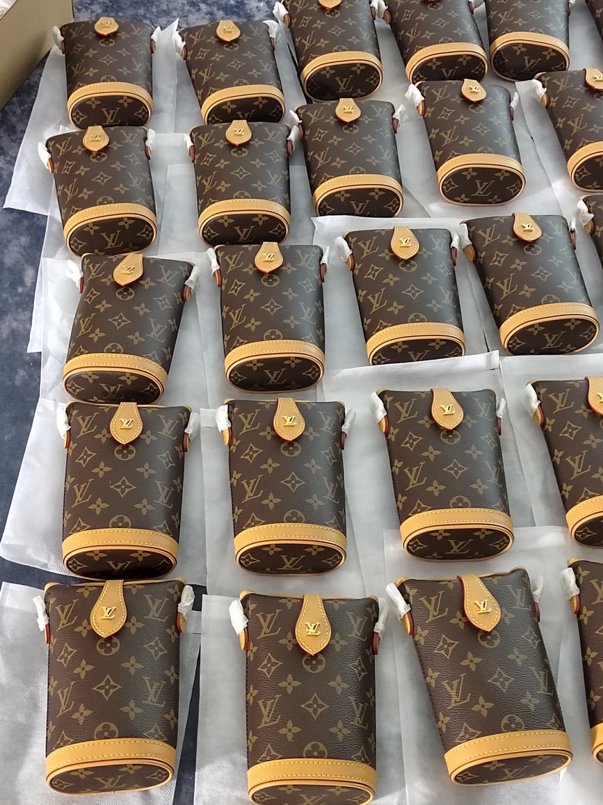 Shebag Super replica Louis Vuitton M80874 Fold Me bag review(2025 June updated)-Best Quality Fake Louis Vuitton Bag Online Store, Replica designer bag ru