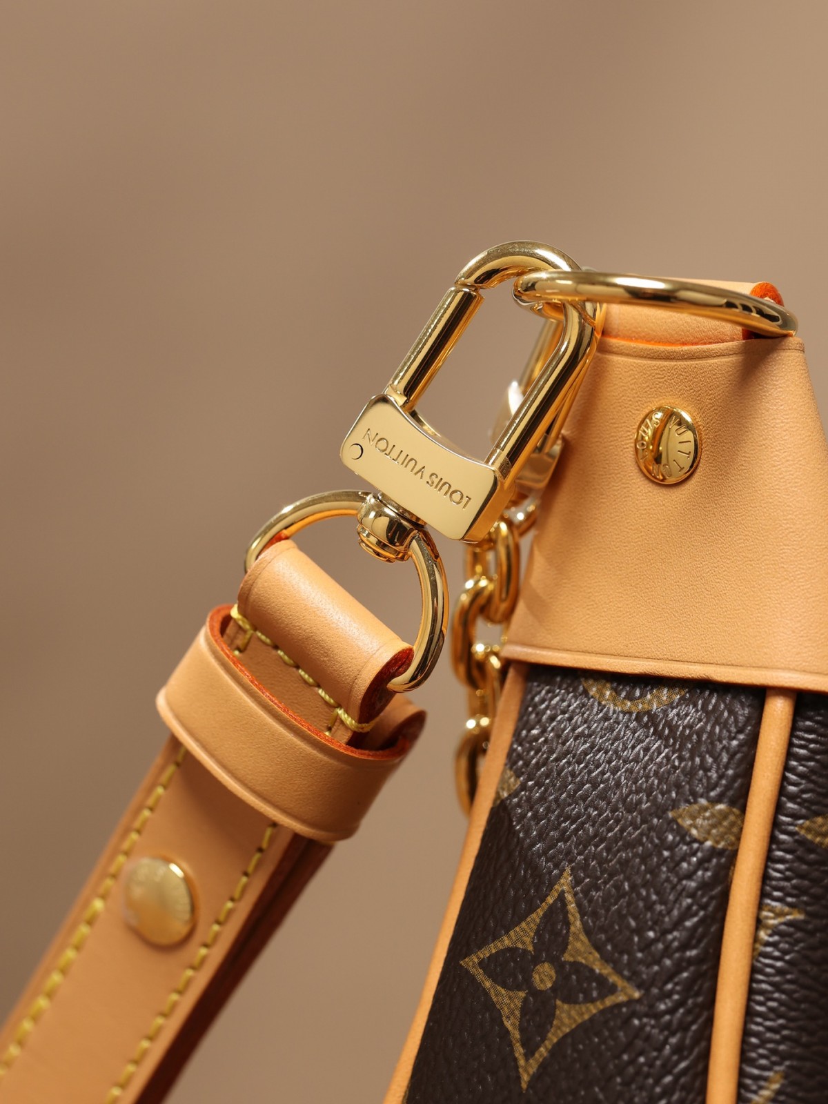 Shebag Super replica Louis Vuitton M81098 LOOP bag review (2025 June updated)-Best Quality Fake designer Bag Review, Replica designer bag ru