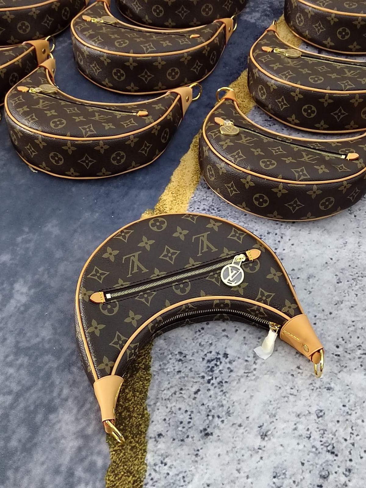 Shebag Super replica Louis Vuitton M81098 LOOP bag review (2025 June updated)-Best Quality Fake designer Bag Review, Replica designer bag ru