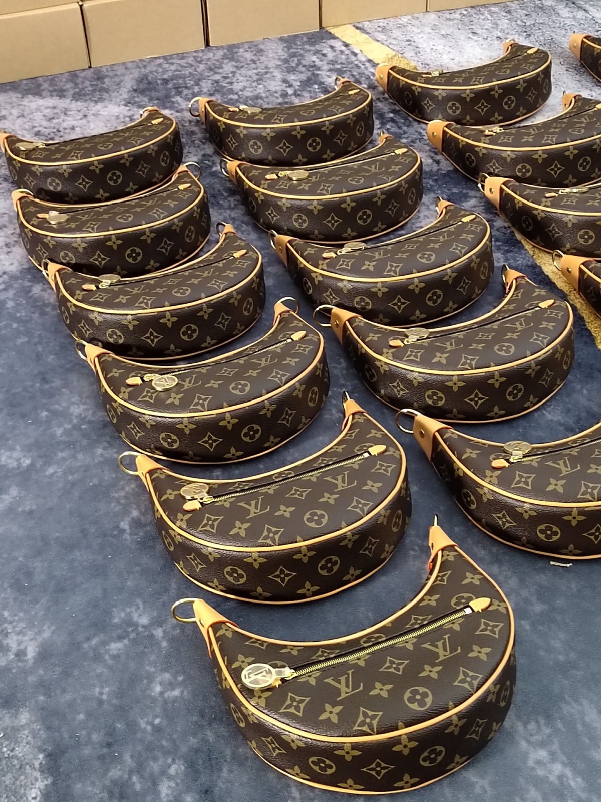 Shebag Super replica Louis Vuitton M81098 LOOP bag review (2025 June updated)-Best Quality Fake designer Bag Review, Replica designer bag ru