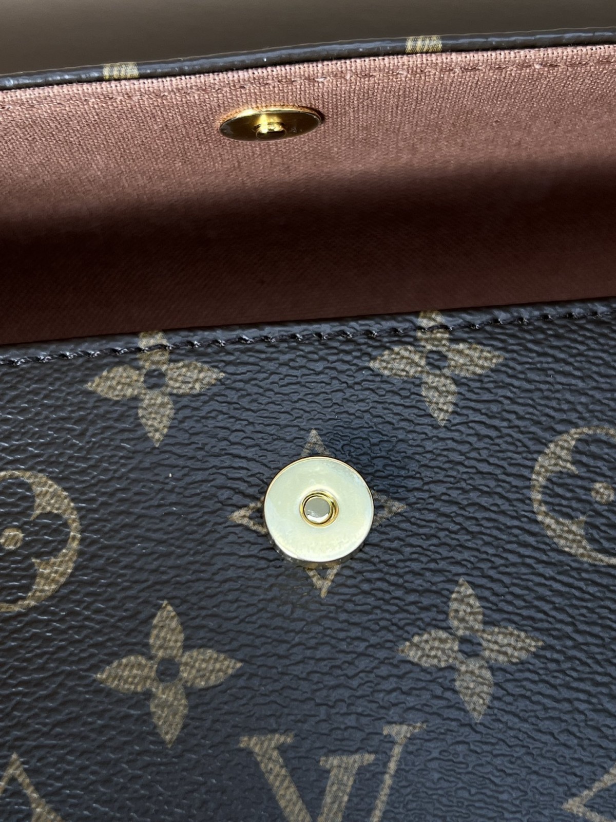 Shebag super replica Louis Vuitton M81911 WALLET ON CHAIN IVY bag reivew (2025 Jul updated)-ហាងអនឡាញកាបូប Louis Vuitton ក្លែងក្លាយដែលមានគុណភាពល្អបំផុត កាបូបអ្នករចនាម៉ូដចម្លង ru