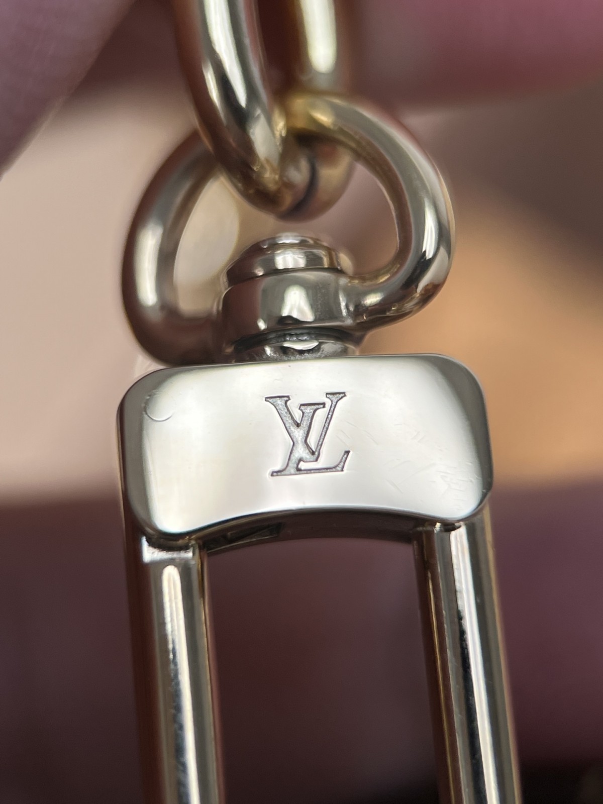 Shebag super replica Louis Vuitton M81911 WALLET ON CHAIN IVY bag reivew (2025 Jul updated)-ហាងអនឡាញកាបូប Louis Vuitton ក្លែងក្លាយដែលមានគុណភាពល្អបំផុត កាបូបអ្នករចនាម៉ូដចម្លង ru
