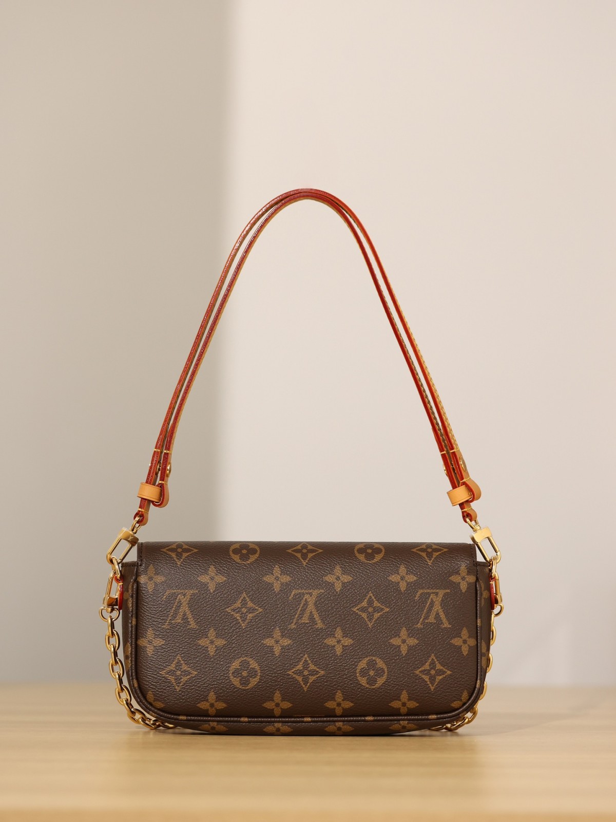 Shebag super replica Louis Vuitton M81911 WALLET ON CHAIN IVY bag reivew (2025 Jul updated)-ហាងអនឡាញកាបូប Louis Vuitton ក្លែងក្លាយដែលមានគុណភាពល្អបំផុត កាបូបអ្នករចនាម៉ូដចម្លង ru