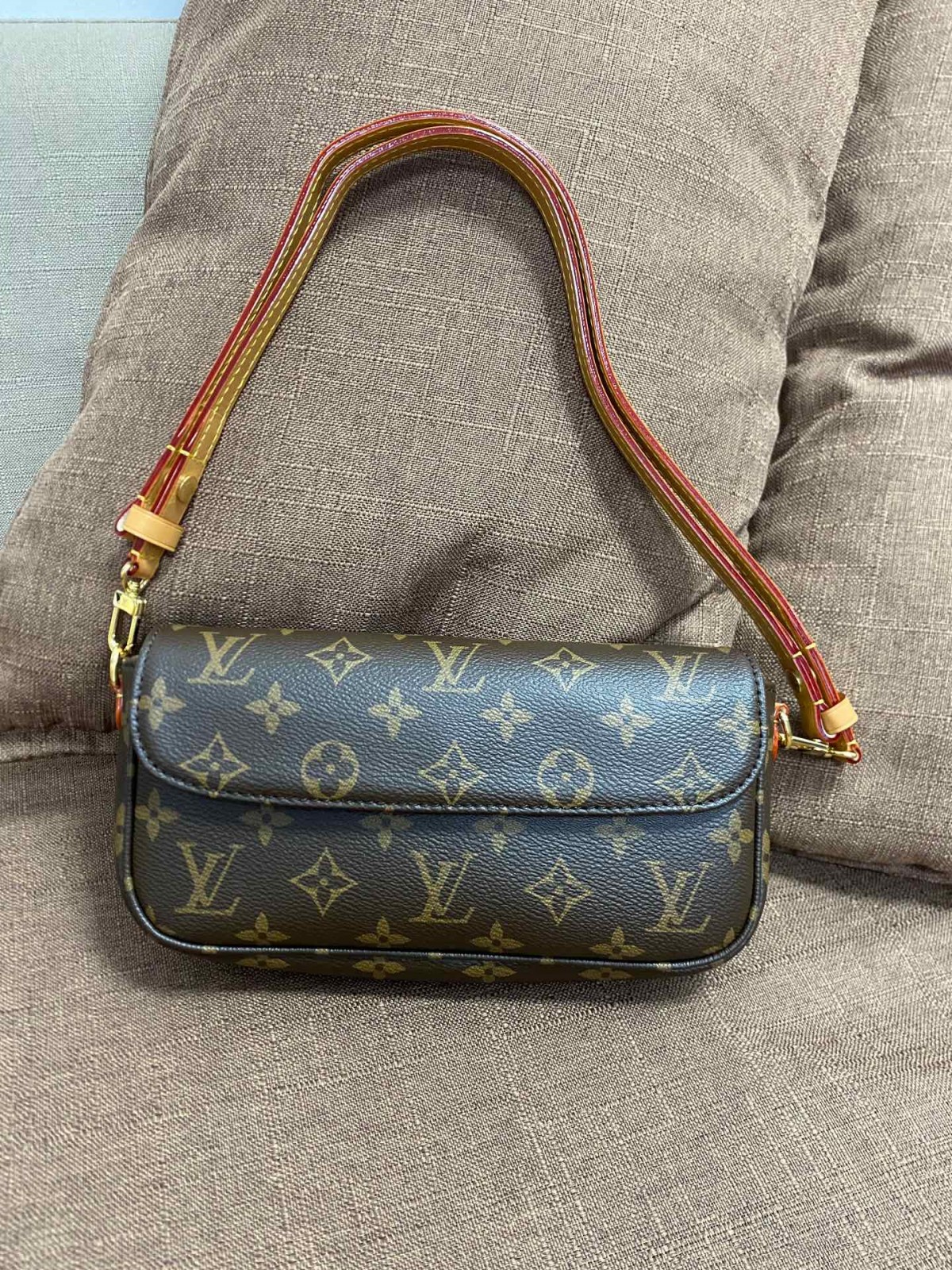 Shebag super replica Louis Vuitton M81911 WALLET ON CHAIN IVY bag reivew (2025 Jul updated)-ហាងអនឡាញកាបូប Louis Vuitton ក្លែងក្លាយដែលមានគុណភាពល្អបំផុត កាបូបអ្នករចនាម៉ូដចម្លង ru