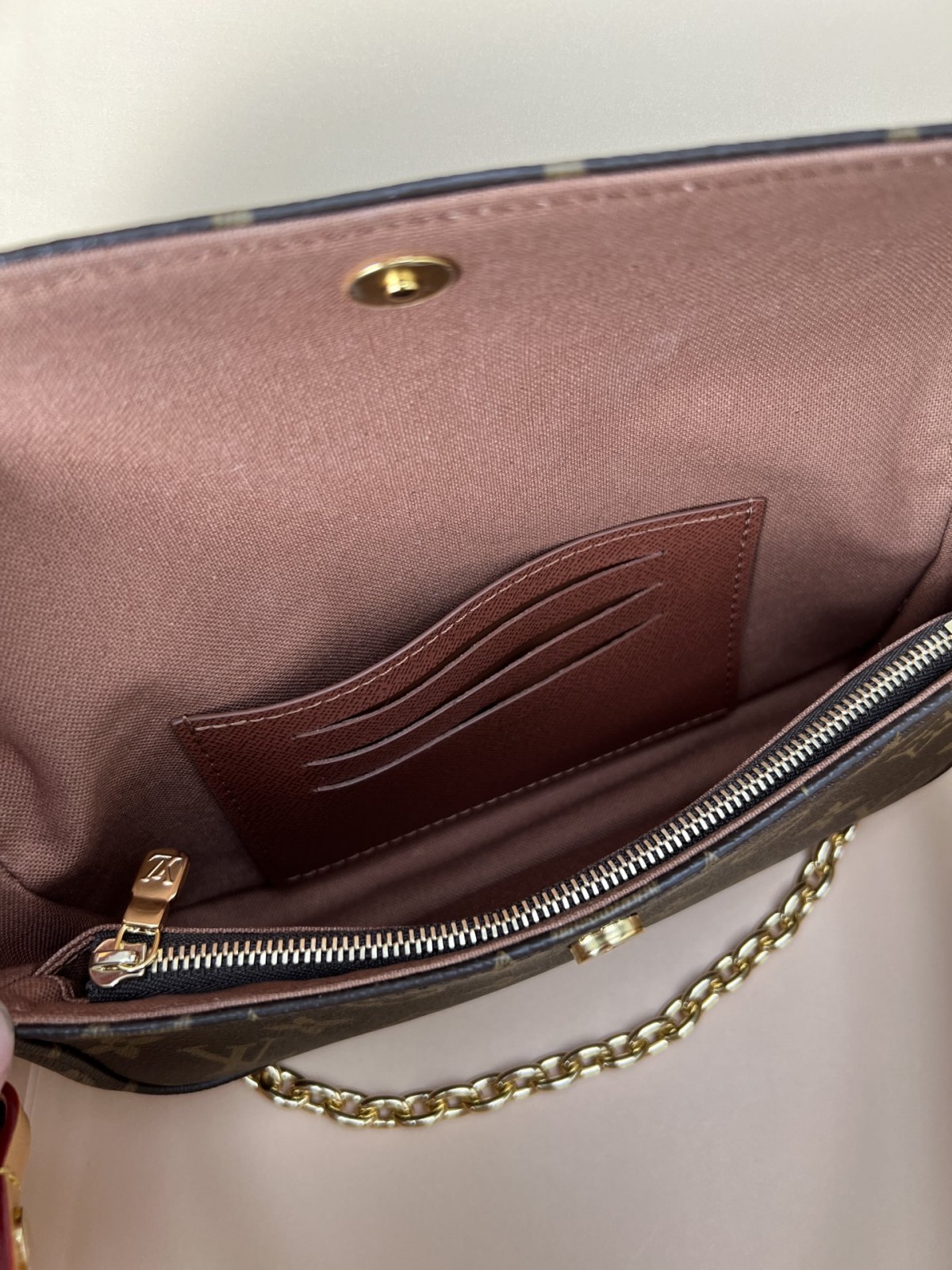 Shebag super replica Louis Vuitton M81911 WALLET ON CHAIN IVY bag reivew (2025 Jul updated)-ហាងអនឡាញកាបូប Louis Vuitton ក្លែងក្លាយដែលមានគុណភាពល្អបំផុត កាបូបអ្នករចនាម៉ូដចម្លង ru
