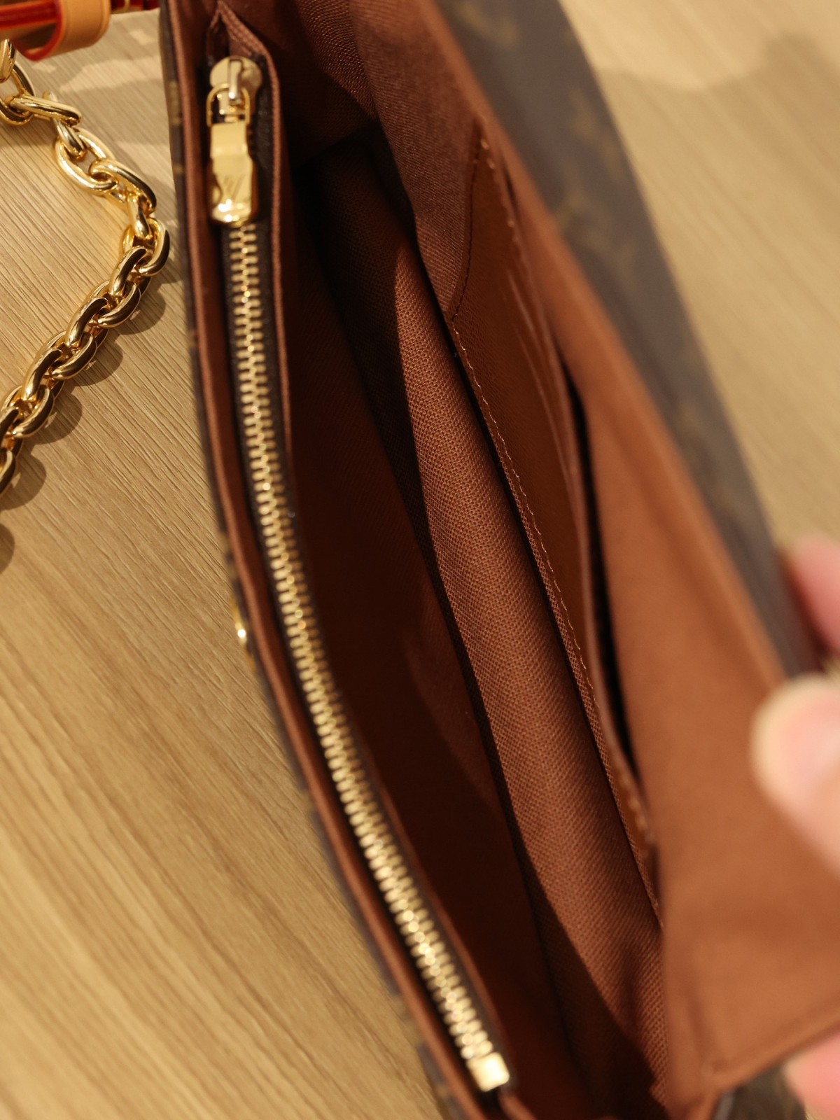 Shebag super replica Louis Vuitton M81911 WALLET ON CHAIN IVY bag reivew (2025 Jul updated)-ហាងអនឡាញកាបូប Louis Vuitton ក្លែងក្លាយដែលមានគុណភាពល្អបំផុត កាបូបអ្នករចនាម៉ូដចម្លង ru